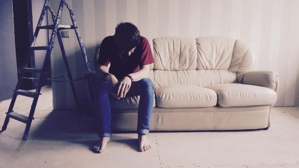 【もう限界？】朝早い仕事がきつい人が辞める前に試すべき対策と、見極めるべきサイン